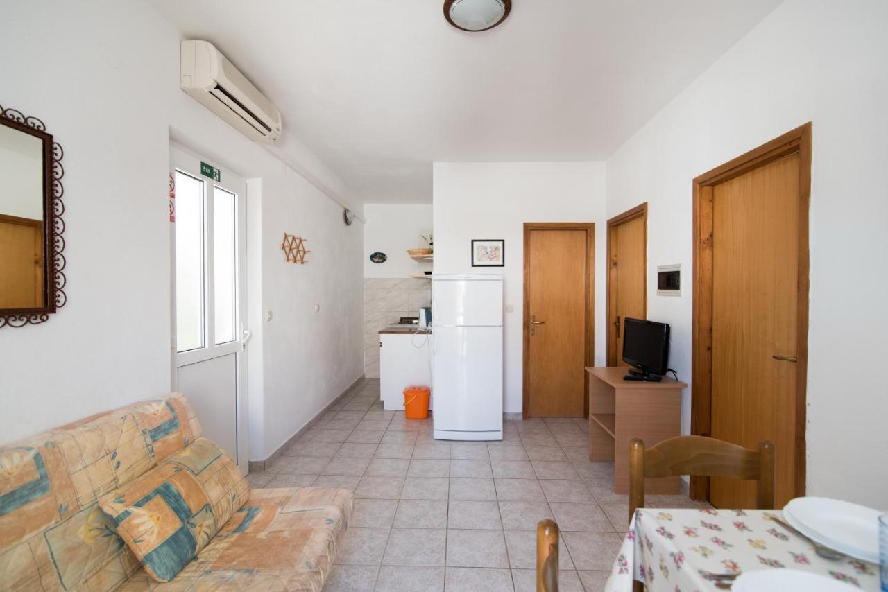 Apartments Pinija スペタル エクステリア 写真